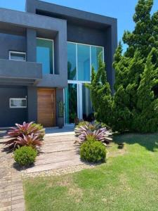 Casa de Luxo no Condomínio Enseada