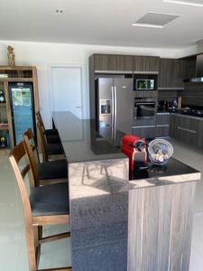 Casa de Luxo no Condomínio Enseada