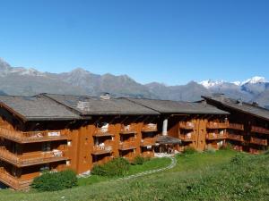 Appartement skis aux pieds 6 pers avec piscine et parking à Arc 1800 - FR-1-411-947