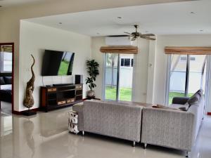 Beautiful 2 bedroom villa with a dedicated office