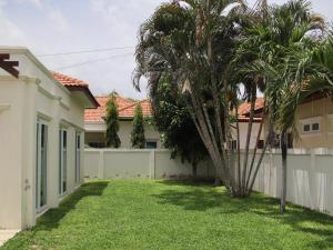 Beautiful 2 bedroom villa with a dedicated office