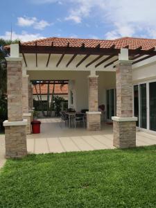 Beautiful 2 bedroom villa with a dedicated office