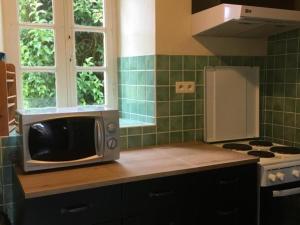 Maisons de vacances Maison perigourdine avec piscine, 7 pers, jardin, cheminee - FR-1-616-111 : photos des chambres