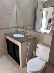 Beautiful 5 Bedroom Luxury Pool Villa in Pattaya