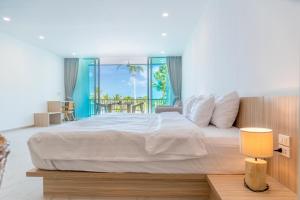 Beachfront Luxury Apartment 32