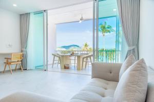 Beachfront Luxury Apartment 32