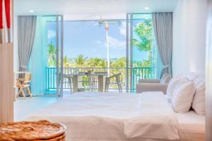 Beachfront Luxury Apartment 32