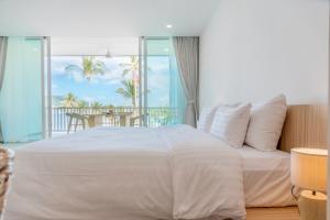 Beachfront Luxury Apartment 33