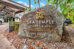 Luxury Port Douglas beachside 3 Bedroom Temple Apartment with Private roof top terrace Due to copyright we cant disclose the resort name but google Port Douglas temple and this fantastic 5 star resort will come up