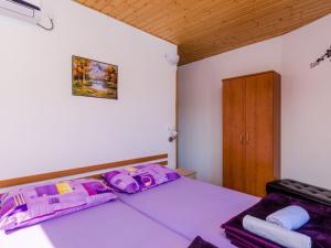 Apartments & Rooms Mihajica- Two Bedroom Apartment with Balcony and Sea View