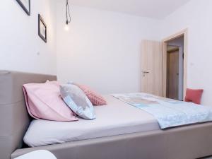 Apartments Villa Bell Memories- Two Bedroom Apartment with Balcony and Sea View A3