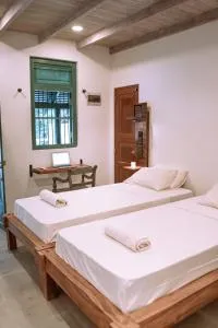 Locos Hiriketiya - 平谷