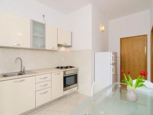 Apartments & Rooms Bari i - Studio Apartment with Balcony and City View First Floor -APT 10