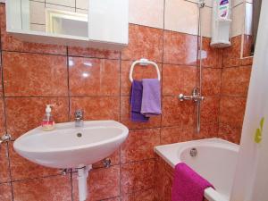 Apartments Filipovi - One-Bedroom Apartment with Balcony and Sea View A1