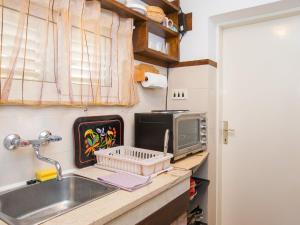 Seaside Studio - Studio Apartment with Private Beach and Sea View