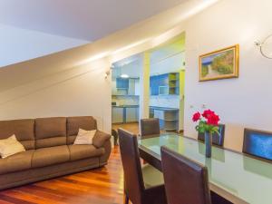 Apartment Sun & Sky - Two Bedroom Apartment with Balcony and Sea View