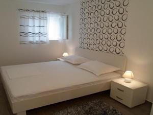 House Karlo Apartments - One-Bedroom Apartment with Balcony A4