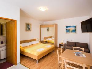 Apartments Bibijana- Premium Studio Apartment with Patio and Sea View APARTMAN 3