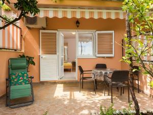 Apartments Bibijana- Premium Studio Apartment with Patio and Sea View APARTMAN 3
