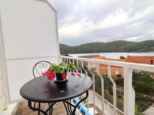 Apartments Nodilo - Standard One Bedroom Apartment with Balcony and Sea View Apt 2