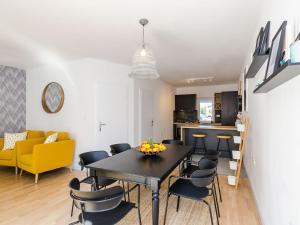 Apartment Sea Shell - Triplex Three-Bedroom Apartment with Terrace