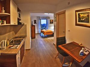 Nika Family Apartments - Superior Studio Apartment with Balcony and Sea View A3 