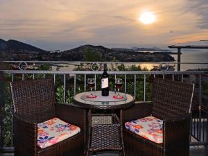 Nika Family Apartments - Superior Studio Apartment with Balcony and Sea View A3 