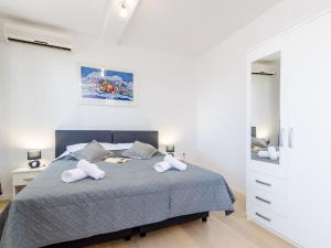 Miracle Apartments - Comfort Studio Apartment with Terrace and City View
