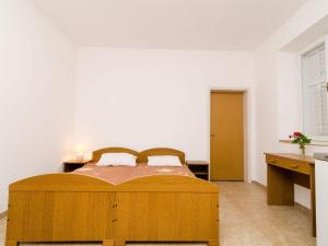 Apartment with balcony and sea view