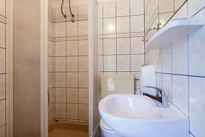 Apartments Malo Lago - One-Bedroom Apartment with Two Balconies and Sea View - Attic Apartment 2