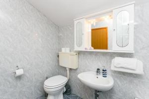 Apartments Laura Mljet - One Bedroom Apartment with Balcony and Sea View