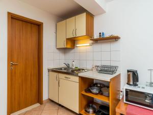 Apartments Princ Hrvoje- One-Bedroom Apartment with Balcony- 1