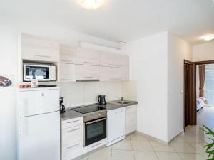 Villa Samba - Two-Bedroom Apartment with Terrace and Sea View - A4 1