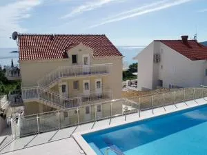 Villa Samba - Two-Bedroom Apartment with Terrace and Sea View - A4 1 - Plat