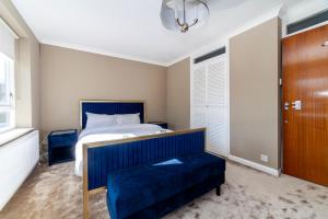 Centrally located 5BR Flat wParking, Maida Vale