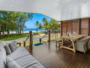 Family Shores - Beachfront Bliss - Lower Tully