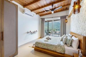 ELIVAAS 2 BHK With Balcony & Hill Lake - Antarmann Casa Ember