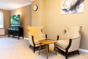 Centrally located 5BR Flat wParking, Maida Vale