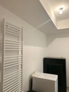 Studio équipé, gare à 3km entre Versailles et SQY