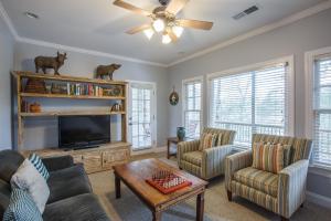 Lakes Edge Lodge - Water Views Community Golf