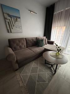 Przy Złotych Piaskach 1