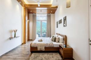 ELIVAAS 3 BHK With Balcony & Lake View - Antarmann Casa Mirage