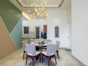 ELIVAAS 3 BHK With Balcony & Lake View - Antarmann Casa Mirage