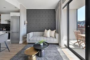 Bella - Stylish 1-Bed Apt in trendy De Waterkant with Balcony