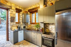 Stone Farmhouse in Groves - Sea & Mountain Views