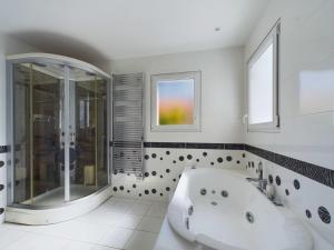 Maisons de vacances Maison pour 8 avec jardin a 600m de la plage : photos des chambres