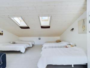 Maisons de vacances Maison pour 8 avec jardin a 600m de la plage : photos des chambres