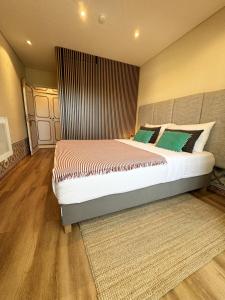 Lx Art Flats | Flat Two