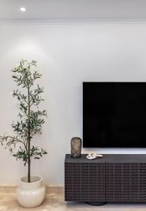 The Smart Concierge - Grandeur Residence - Maurya