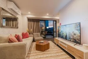 Triple Treat on Fitzgerald - Your 3-BR Getaway - Linwood